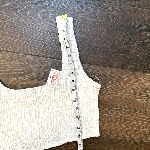 NWT Lelis Seersuckr Crop Tank - Small - Picture 4 of 5